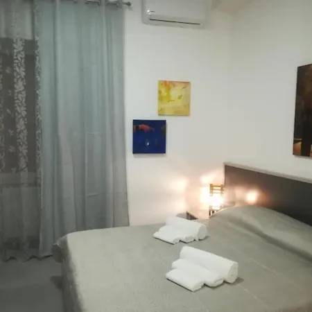 Dimora Dell'artista 2 Bed and Breakfast Λέτσε